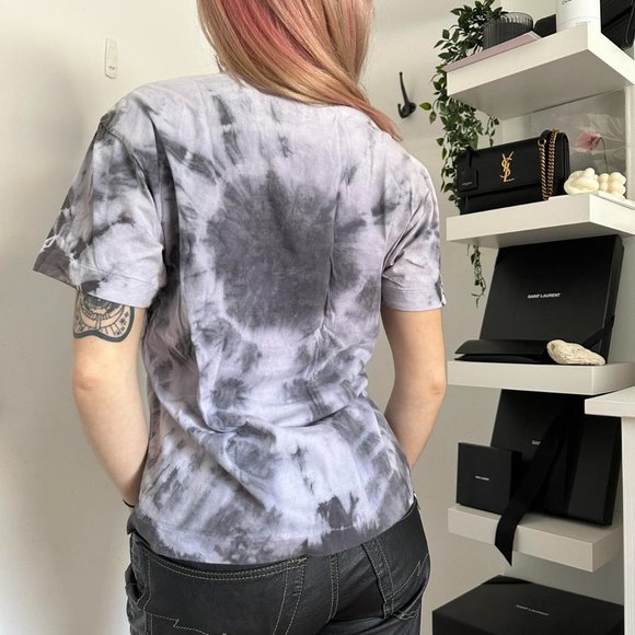 COMME DES GARÇONS REWORKED TIE-DYE PLAY TEE - Picture 3 of 4